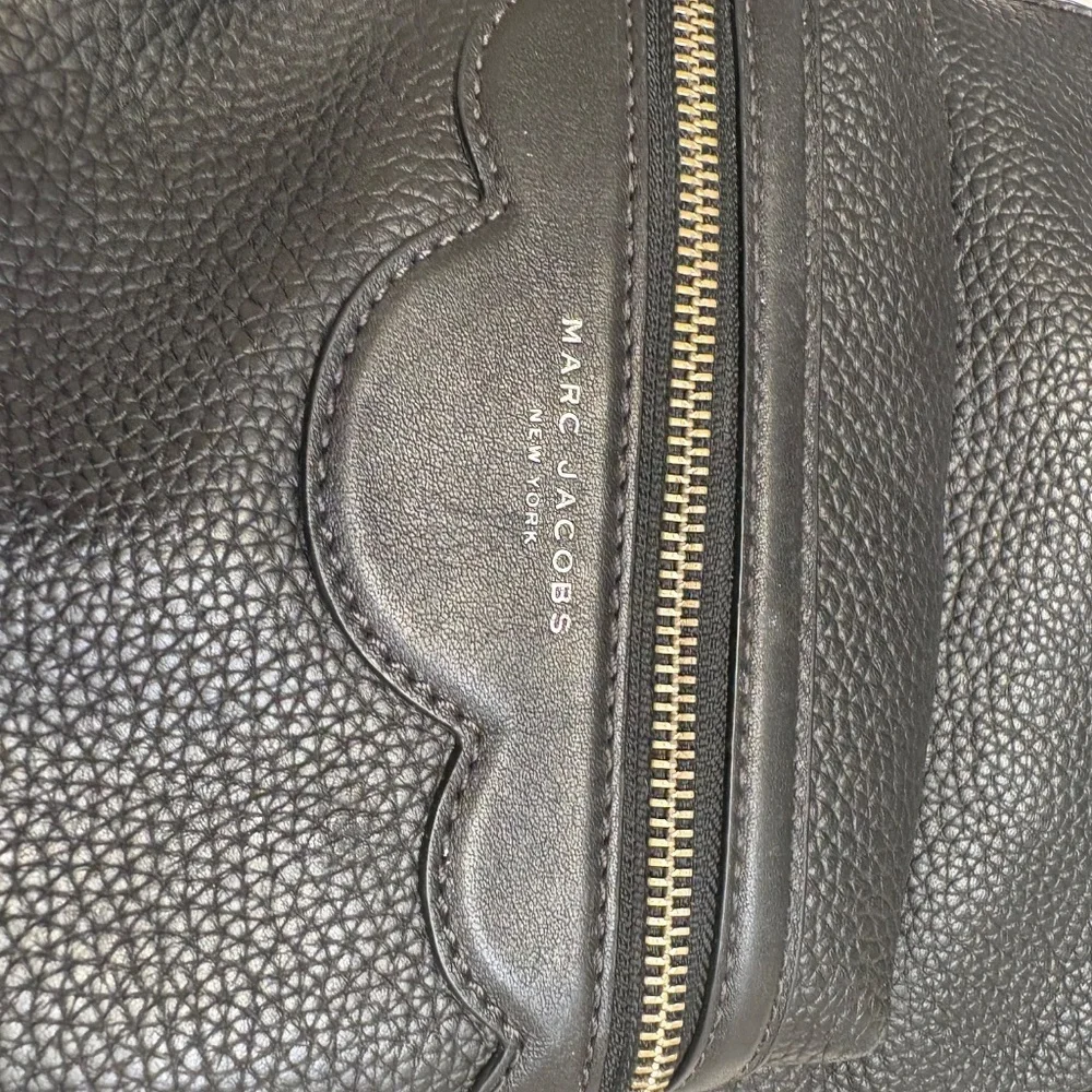 Marc jacobs “haze” black leather backpack bag
